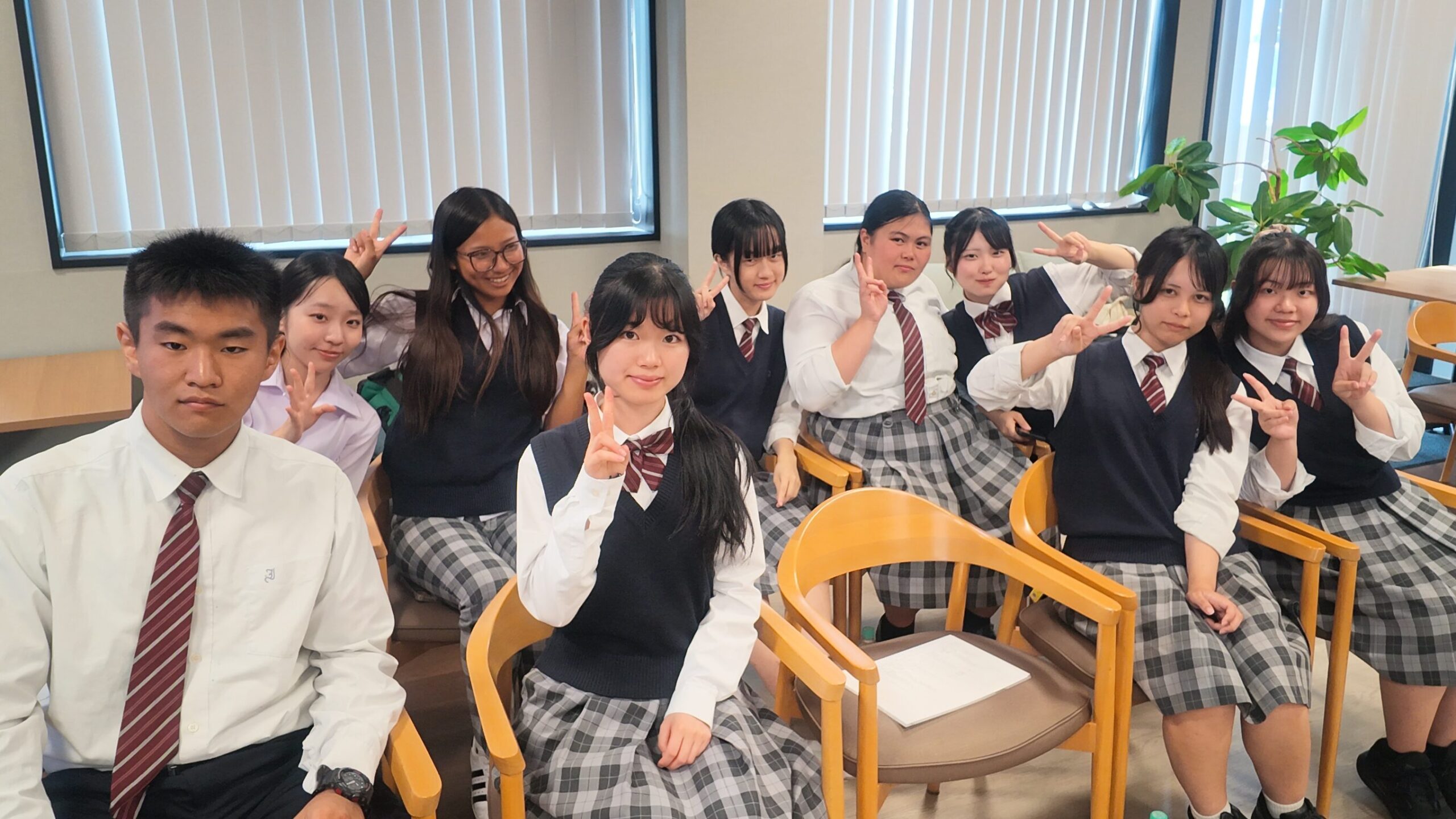 飯野高等学校の生徒の皆さん